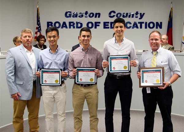 Nam sinh 17 tuổi gốc Việt nhận học bổng toàn phần danh giá tại Mỹ ảnh 2