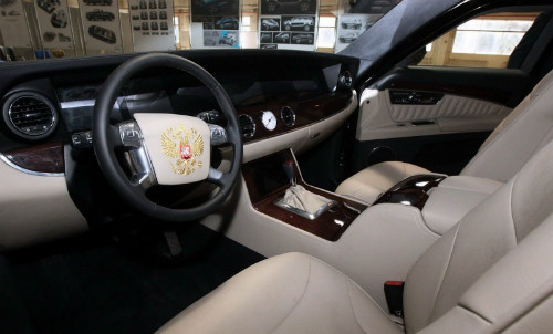 Limousine của Putin hoàn tất kiểm tra, chuẩn bị ra mắt ảnh 2