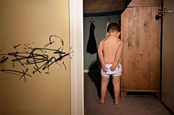 Dạy con bằng nỗi sợ hãi: Khắt khe khiến trẻ “hỏng” ảnh 2