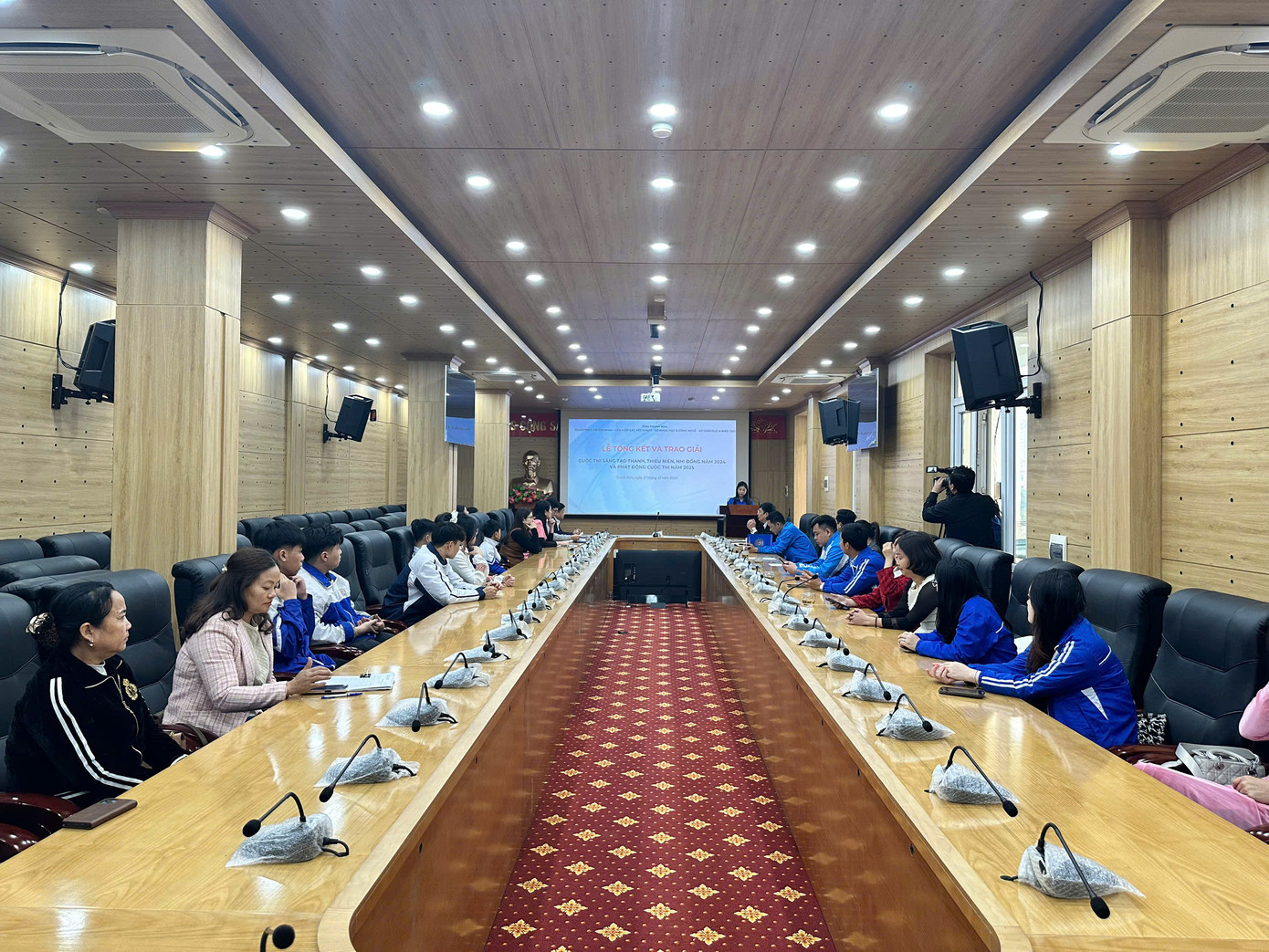 Toàn cảnh buổi tổng kết và trao giải Toàn cảnh buổi tổng kết và trao giải