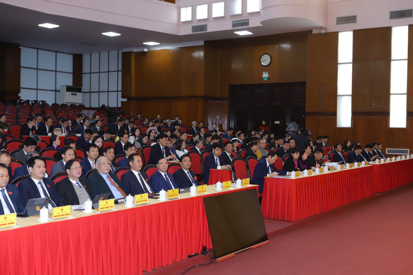 Các đại biểu tham dự kỳ họp