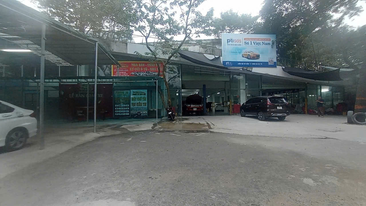 Nhiều tổ chức, cá nhân đang lưu trú, hoạt động kinh doanh phía trong khu vực dự án Nhiều tổ chức, cá nhân đang lưu trú, hoạt động kinh doanh phía trong khu vực dự án