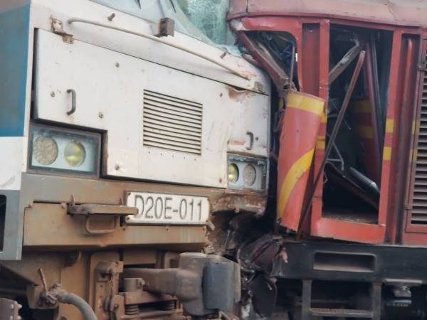 Hai tàu hàng tông trực diện, lật nhiều toa ở Quảng Nam ảnh 9