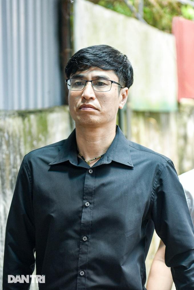 Đạo diễn Mai Long - đạo diễn phim hài "Tết lo phết" (Giang Còi, Quang Tèo đóng) cũng có mặt tại Lễ viếng (Ảnh: Toàn Vũ). Đạo diễn Mai Long - đạo diễn phim hài "Tết lo phết" (Giang Còi, Quang Tèo đóng) cũng có mặt tại Lễ viếng (Ảnh: Toàn Vũ).