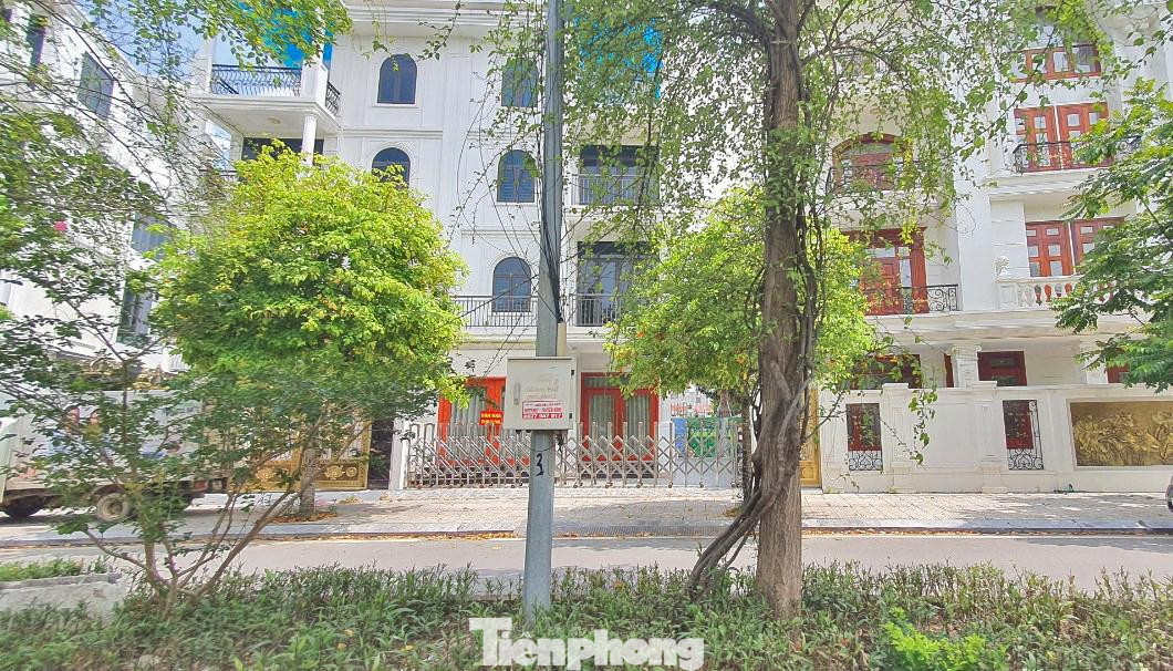 Shophouse, nhà phố thuộc Khu đô thị Phía Nam TP Bắc Giang hay Khu đô thị Bách Việt ế ẩm. (Ảnh: Lộc Liên)