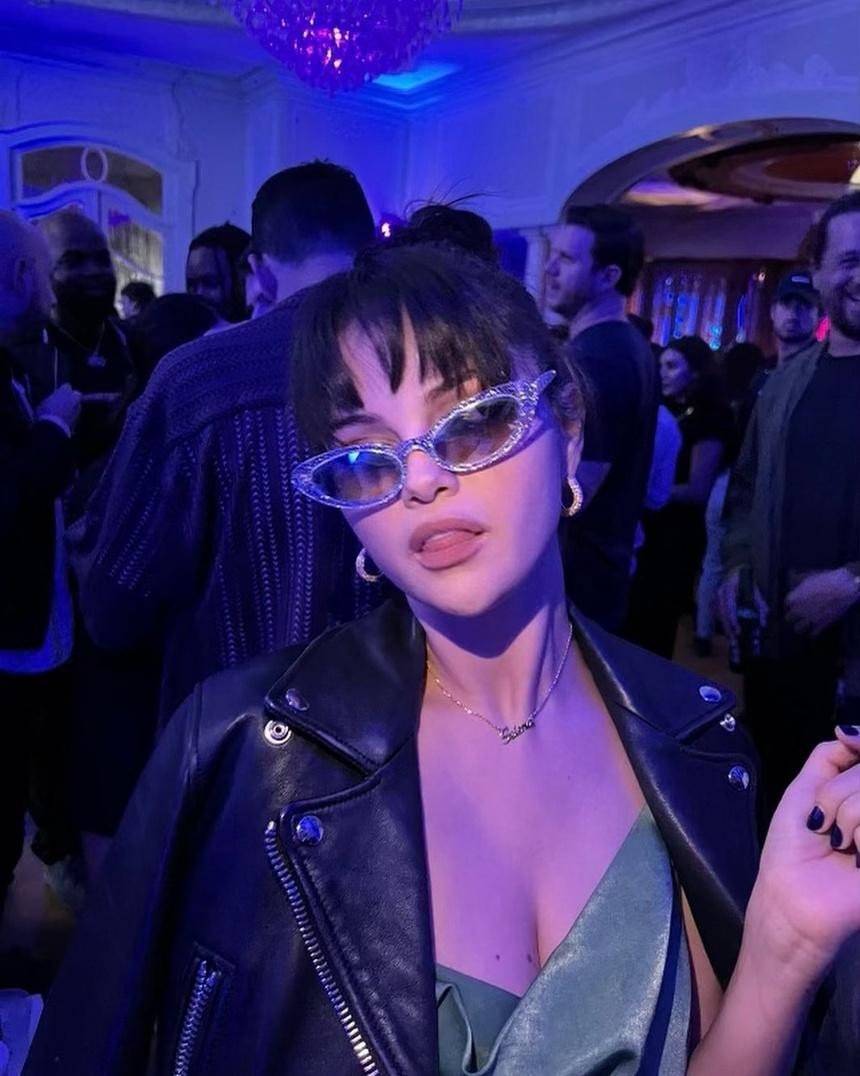 "Tôi thích cách mình lớn lên", tình cũ của Justin Bieber chia sẻ với People. Cô nói thêm: "Khi còn trẻ, tôi sợ hãi điều đó, nhưng hiện tại cuộc sống đã rất khác. Tôi đã ngừng quan tâm đến những điều tiêu cực mọi người hay bàn tán. Thật tuyệt vời và thoải mái làm sao".