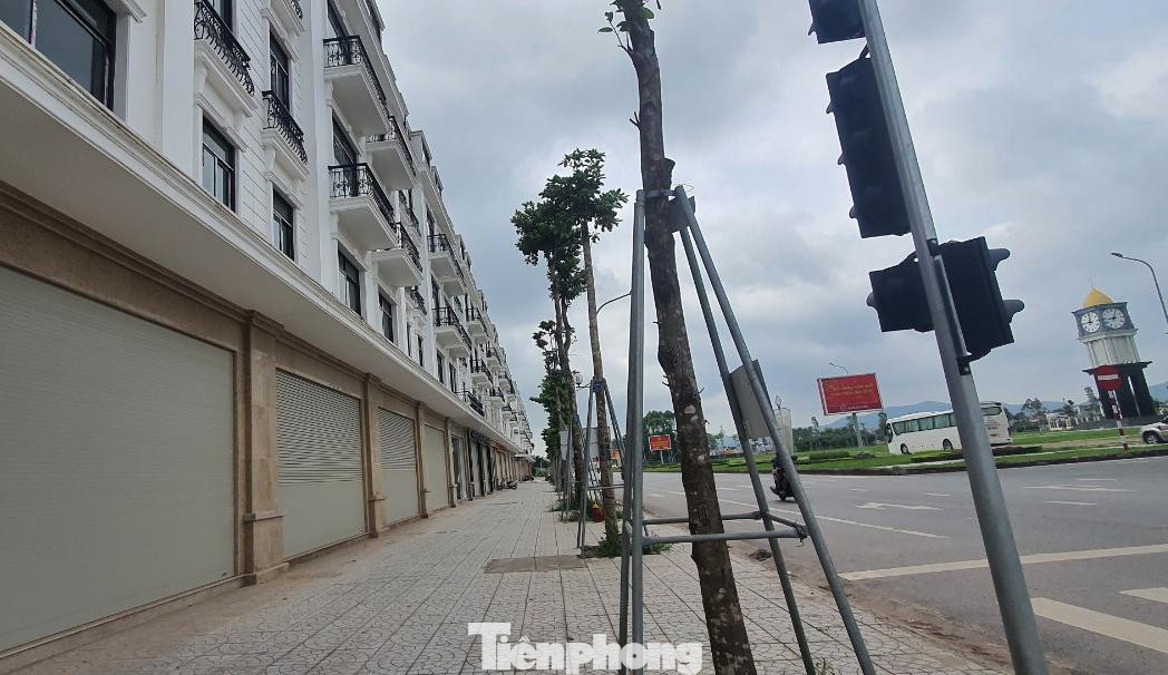 Shophouse ở TP Bắc Giang đìu hiu, không người thuê dù vị trí đắc địa và độ quan tâm của thị trường cho thuê đang tăng mạnh.