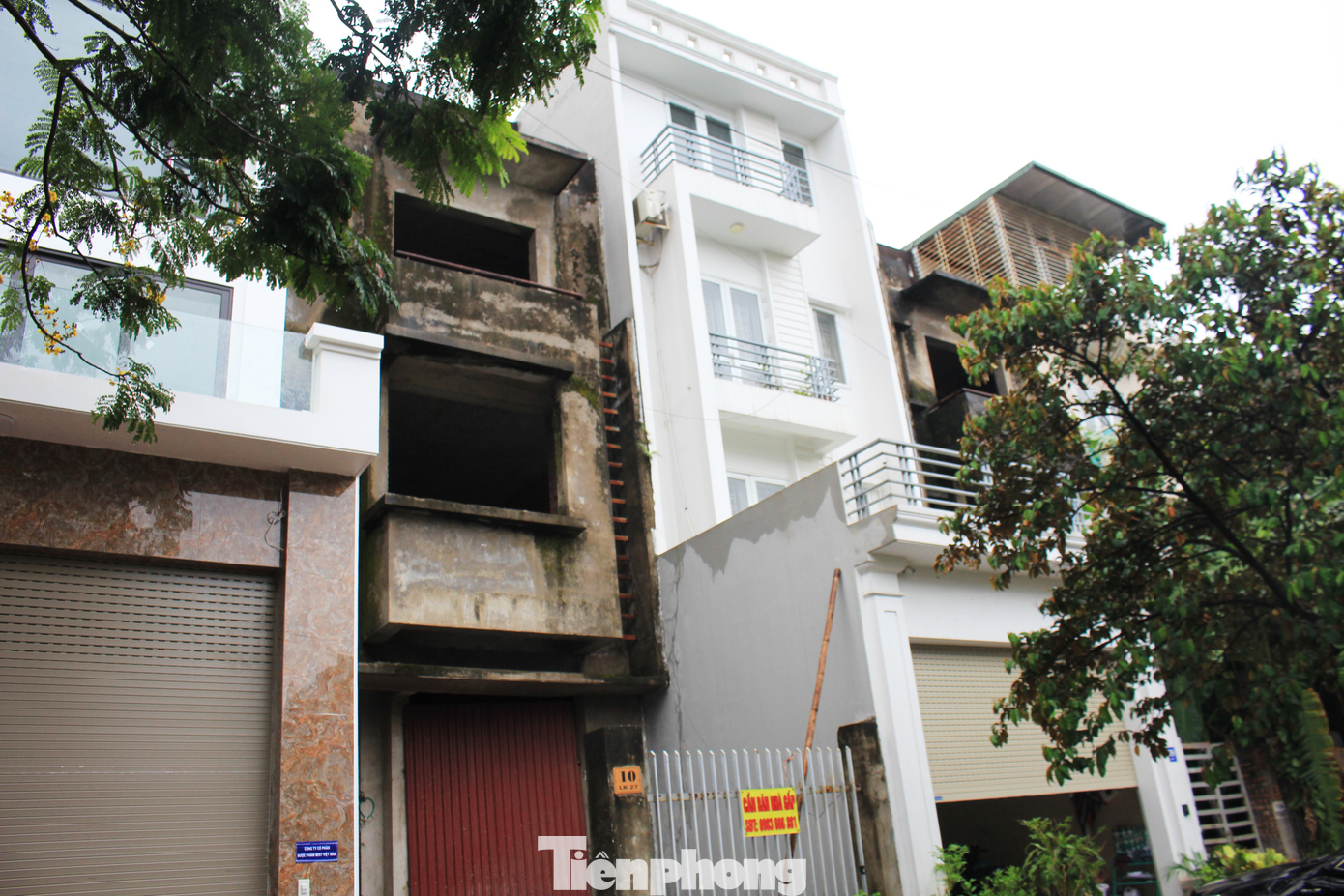 JLL dự báo, thời gian tới, giá bán sơ cấp tại thị trường miền Bắc sẽ tiếp tục tăng, nhưng không tăng mạnh như 6 tháng đầu năm trong khi thị trường nhà liền thổ ở TP HCM sẽ hạn chế về nguồn cung mới. (Ảnh: Lộc Liên)