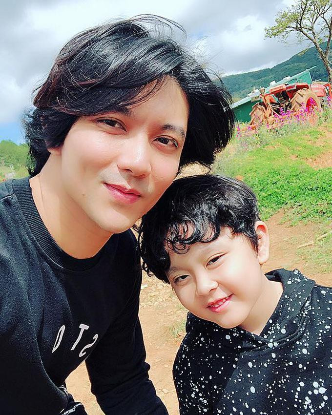Tim lấy con trai làm động lực phấn đấu để sống tốt. (Ảnh: Facebook nhân vật). Tim lấy con trai làm động lực phấn đấu để sống tốt. (Ảnh: Facebook nhân vật).