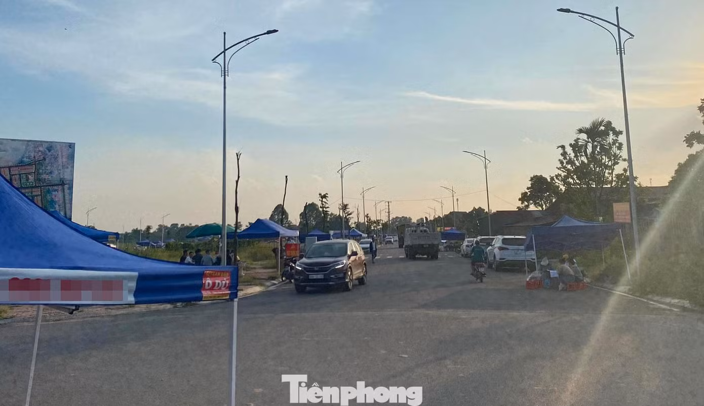 Gần đây có hiện tượng một số nhà đầu tư không chuyên, dùng đòn bẩy tài chính bắt đầu rao bán "cắt lỗ" các bất động sản nhỏ, không có lợi thế về hạ tầng.