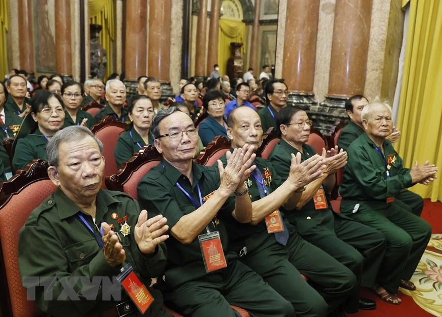 Các đại biểu Hội Cựu thanh niên xung phong tại buổi gặp mặt. (Ảnh: Thống Nhất/TTXVN)