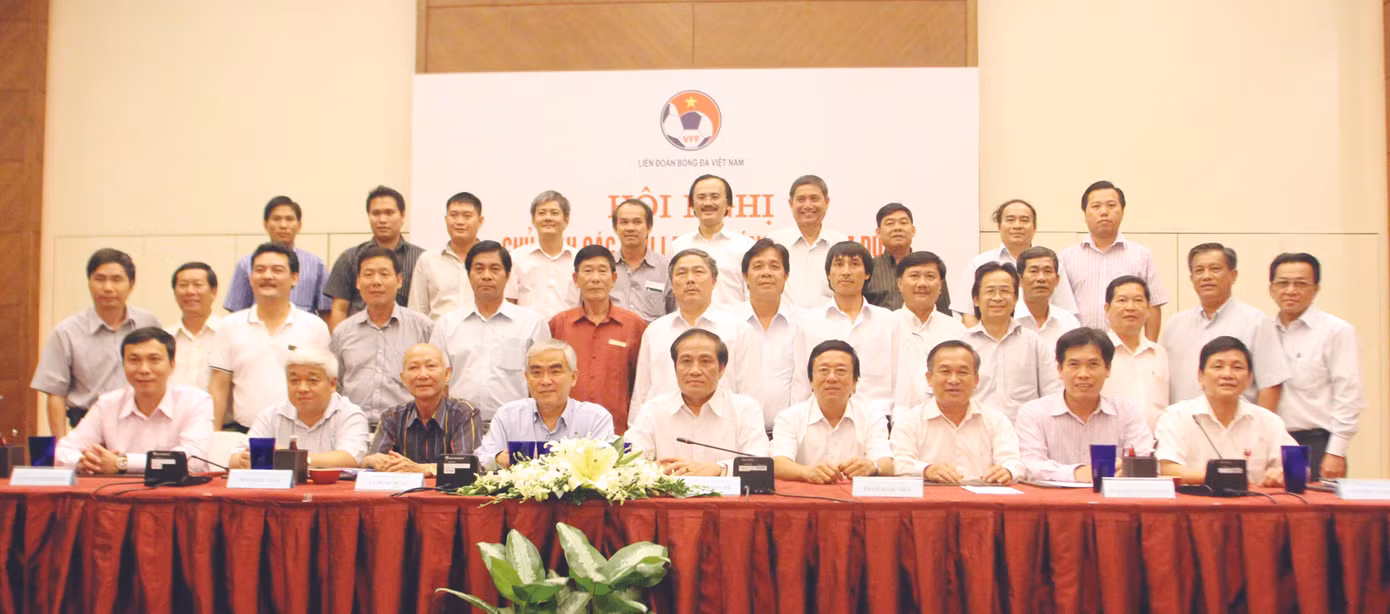 Hội nghị thành lập công ty cổ phần điều hành V.League cũng làm nảy sinh nhiều vấn đề pháp lý và quyền lợi