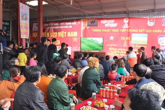 Làng Bào rộn ràng sắc đỏ cổ vũ U23 Việt Nam ảnh 6