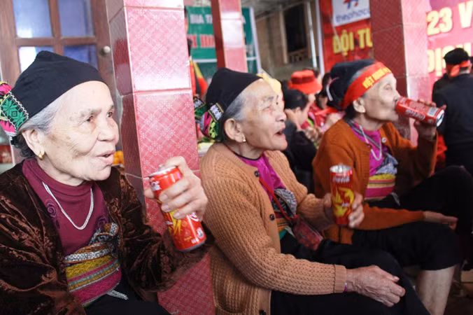 Làng Bào rộn ràng sắc đỏ cổ vũ U23 Việt Nam ảnh 2