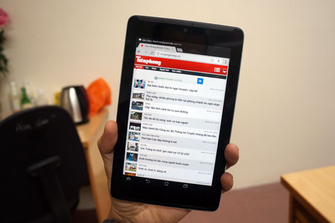 Màn hình rộng rãi để lướt web. Màn hình rộng rãi để lướt web