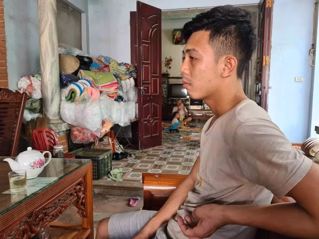 Nghẹt thở giải cứu bé trai 3 tuổi bị siết cổ rồi giấu vào tủ cấp đông - Ảnh 3.