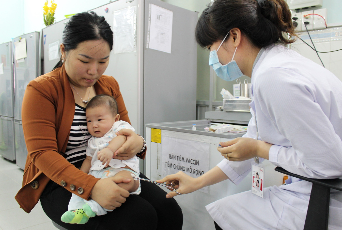 Vắc xin trong chương trình tiêm chủng mở rộng là giải pháp quan trọng giúp bảo vệ trẻ trước nhiều loại bệnh nguy hiểm Vắc xin trong chương trình tiêm chủng mở rộng là giải pháp quan trọng giúp bảo vệ trẻ trước nhiều loại bệnh nguy hiểm