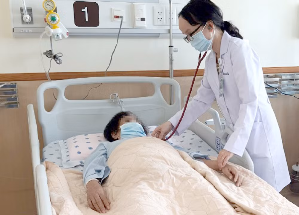 Người có nguy cơ đột quỵ cần tuân thủ chỉ định điều trị của bác sĩ để tránh biến chứng nguy hiểm đến tính mạng