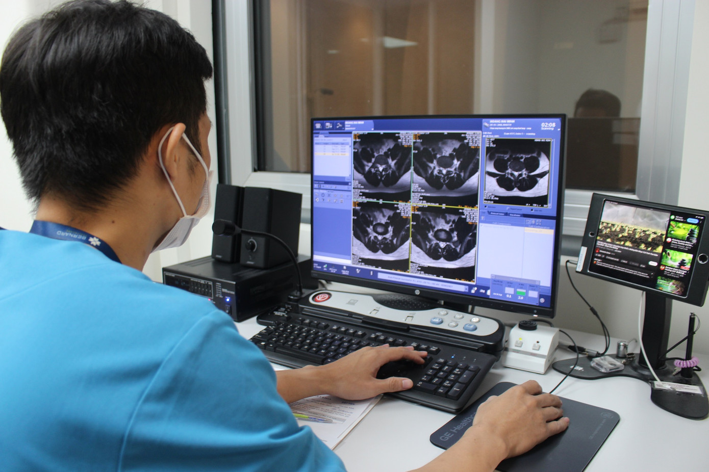 Với những thiết bị hiện đại tích hợp công nghệ và trí tuệ nhân tạo, bác sĩ có thể ngồi ở bất kỳ điểm cầu nào trên thế giới để chẩn đoán và chỉ định điều trị cho bệnh nhân tại Bernard