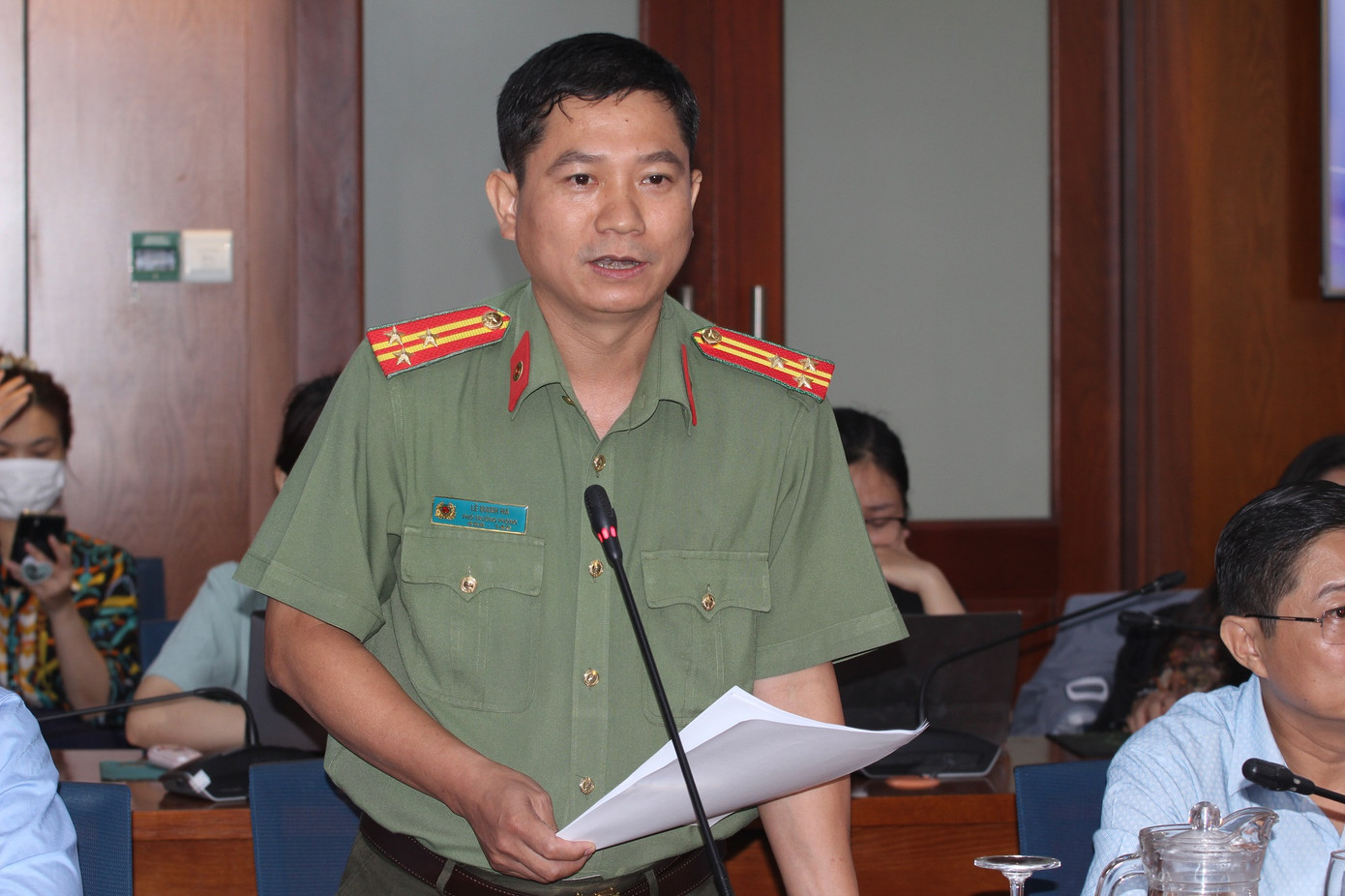 Thượng tá Lê Mạnh Hà thông tin về vụ việc tiếp viên hàng không mang ma túy tại buổi họp báo chiều 23/3 Thượng tá Lê Mạnh Hà thông tin về vụ việc tiếp viên hàng không mang ma túy tại buổi họp báo chiều 23/3