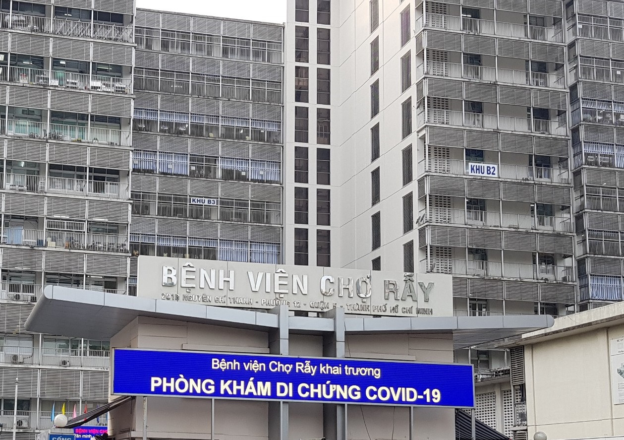 Nhiều năm qua, Bệnh viện Chợ Rẫy đã không nhận hoa và quà chúc mừng ngày 27/2 để tập trung phòng chống dịch và điều trị cho người bệnh. Ảnh: Vân Sơn.