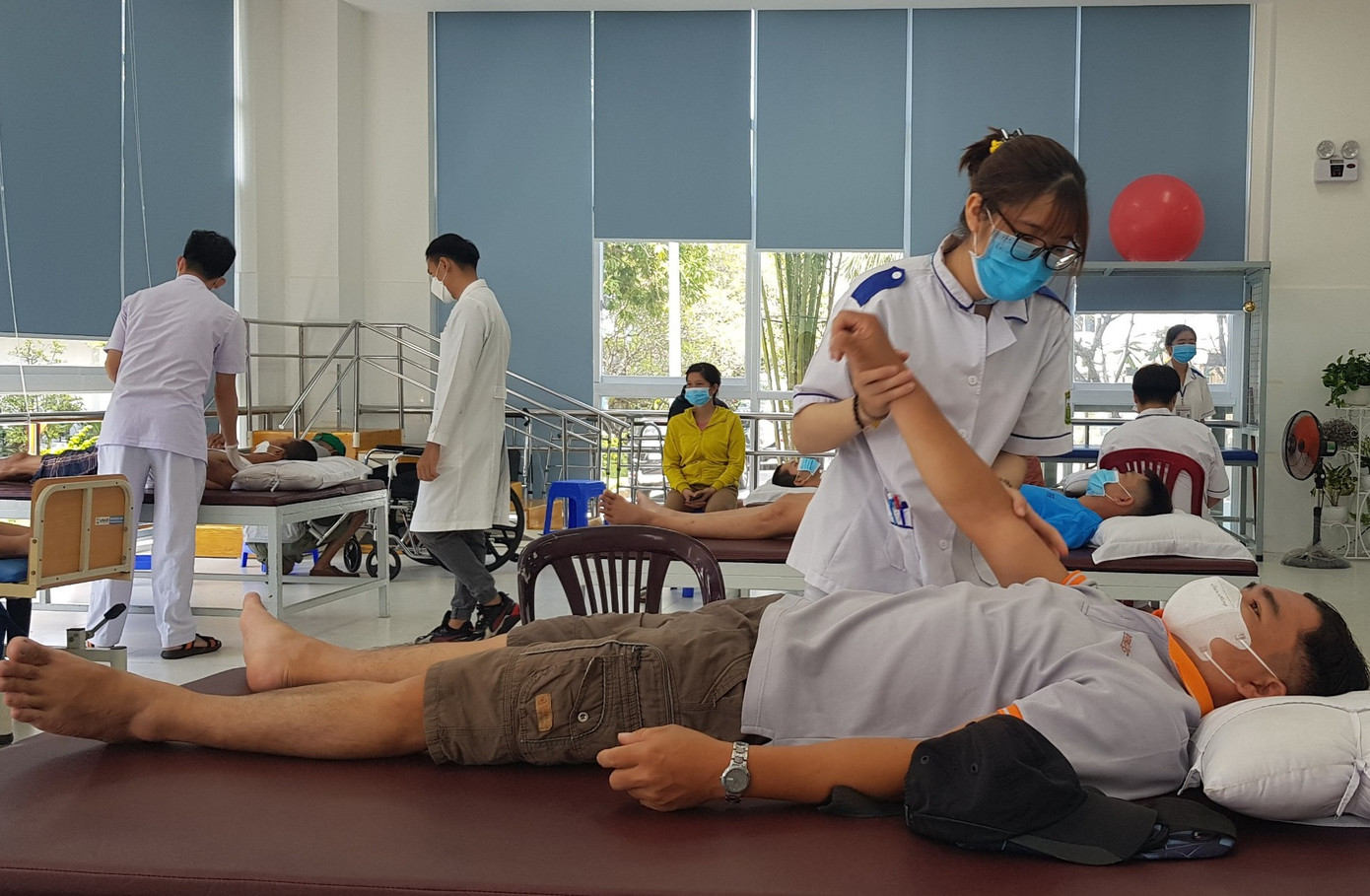 Phục hồi chức năng cần ứng dụng trí tuệ nhân tạo để nâng cao hiệu quả điều trị cho người bệnh Phục hồi chức năng cần ứng dụng trí tuệ nhân tạo để nâng cao hiệu quả điều trị cho người bệnh