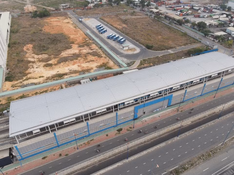 Nhà ga Metro tại khu vực Suối Tiên nhìn từ trên cao (ảnh: Phạm Nguyễn)