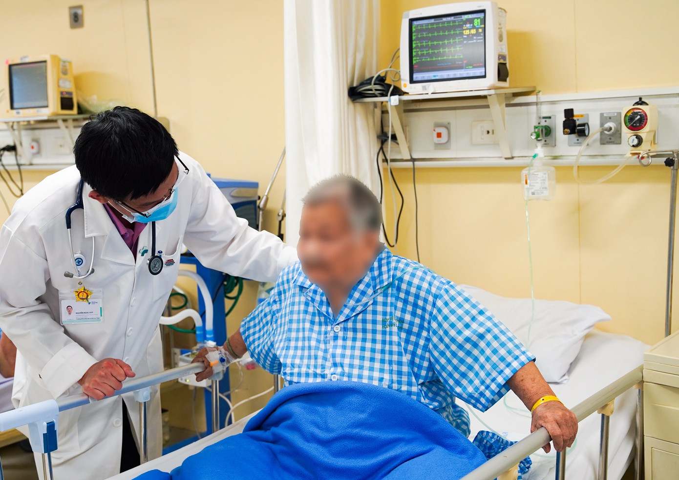 Bệnh nhân may mắn vượt qua nguy kịch sau khi được bác sĩ can thiệp tái thông mạch vành