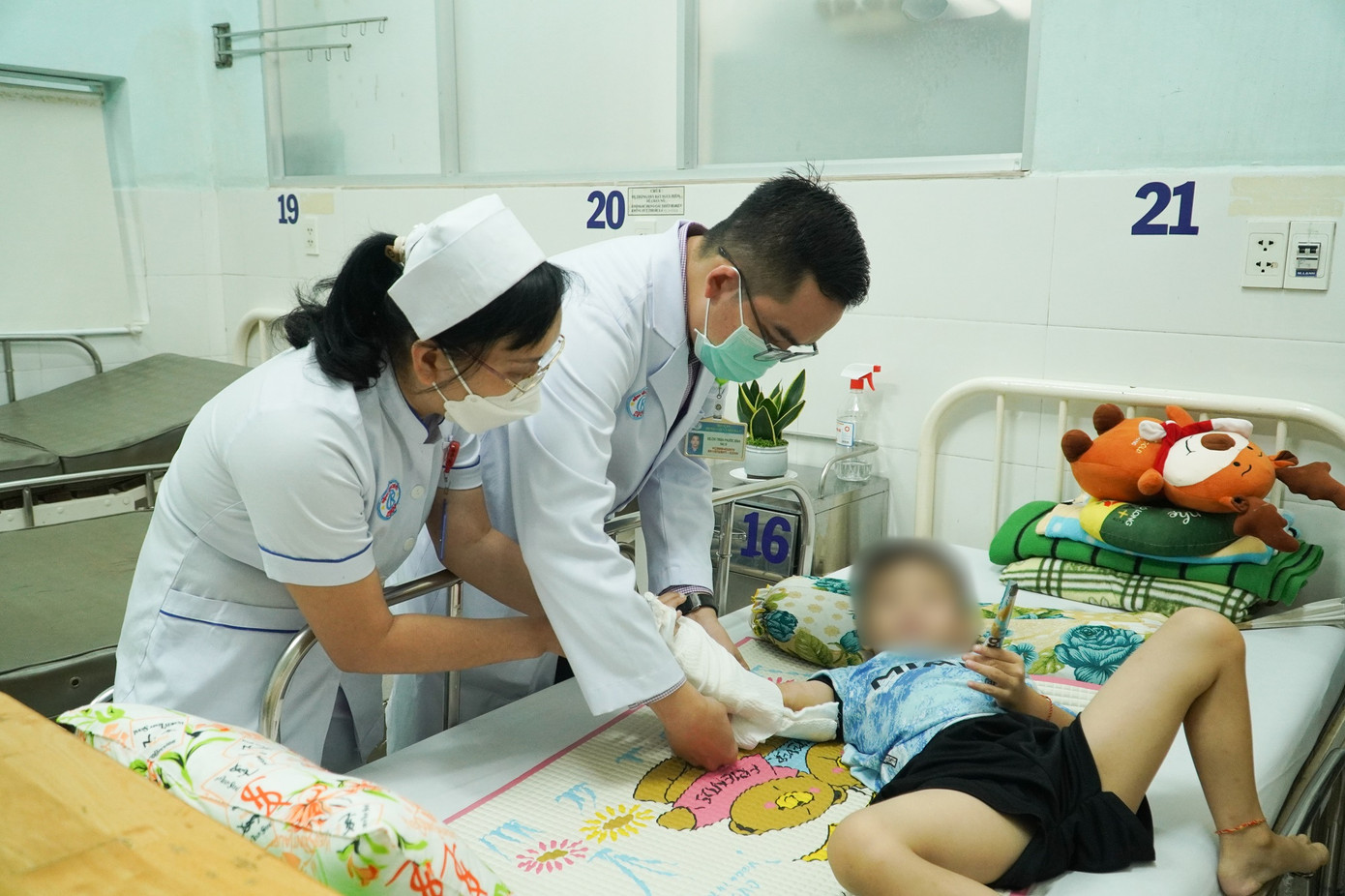 Bàn tay đã hồi sinh sau phẫu thuật, sức khỏe của bệnh nhi cũng bình phục tốt Bàn tay đã hồi sinh sau phẫu thuật, sức khỏe của bệnh nhi cũng bình phục tốt