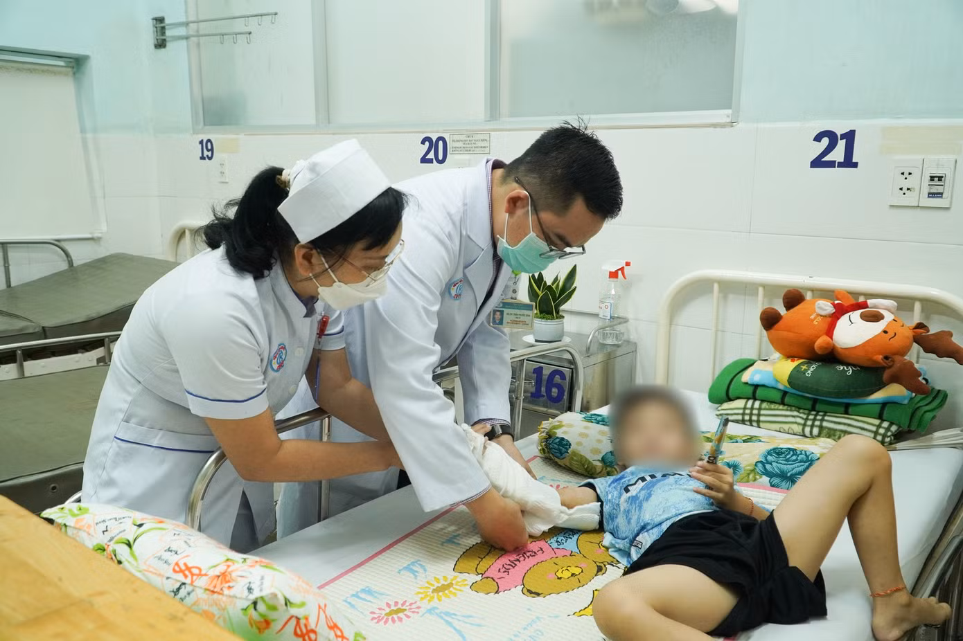 Bàn tay đã hồi sinh sau phẫu thuật, sức khỏe của bệnh nhi cũng bình phục tốt Bàn tay đã hồi sinh sau phẫu thuật, sức khỏe của bệnh nhi cũng bình phục tốt