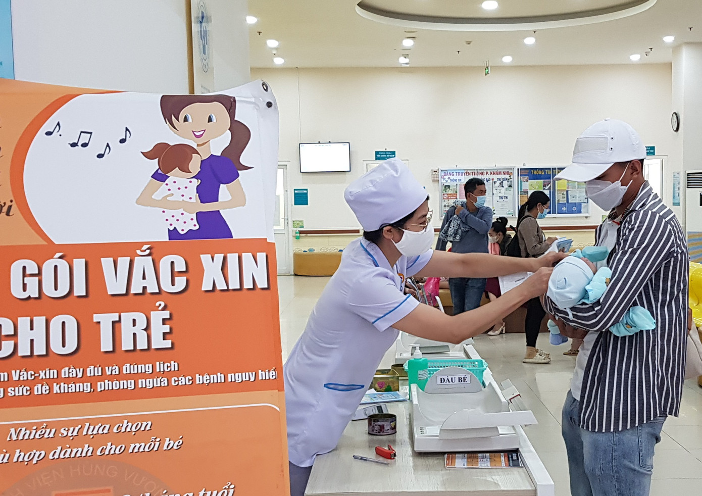 Trẻ từ 0 đến 10 tuổi là nhóm được hoàn toàn miễn phí vắc xin trong chương trình tiêm chủng mở rộng Trẻ từ 0 đến 10 tuổi là nhóm được hoàn toàn miễn phí vắc xin trong chương trình tiêm chủng mở rộng