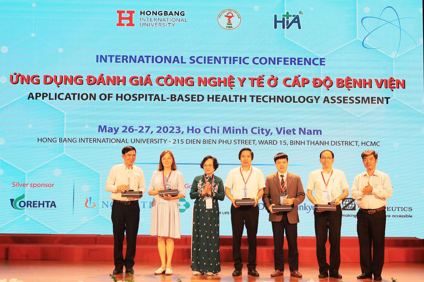 Hội thảo đã thu hút được nhiều chuyên gia trong nước và quốc tế tham gia báo cáo Hội thảo đã thu hút được nhiều chuyên gia trong nước và quốc tế tham gia báo cáo