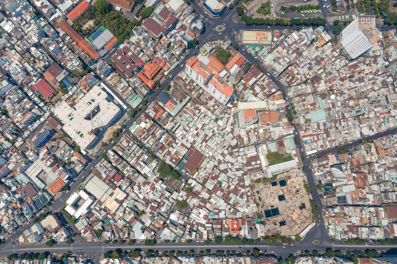 Toàn cảnh khu Mả Lạng, Quận 1 TPHCM với những căn nhà cũ nát nhìn từ trên cao (ảnh: Phạm Nguyễn) Toàn cảnh khu Mả Lạng, Quận 1 TPHCM với những căn nhà cũ nát nhìn từ trên cao (ảnh: Phạm Nguyễn)