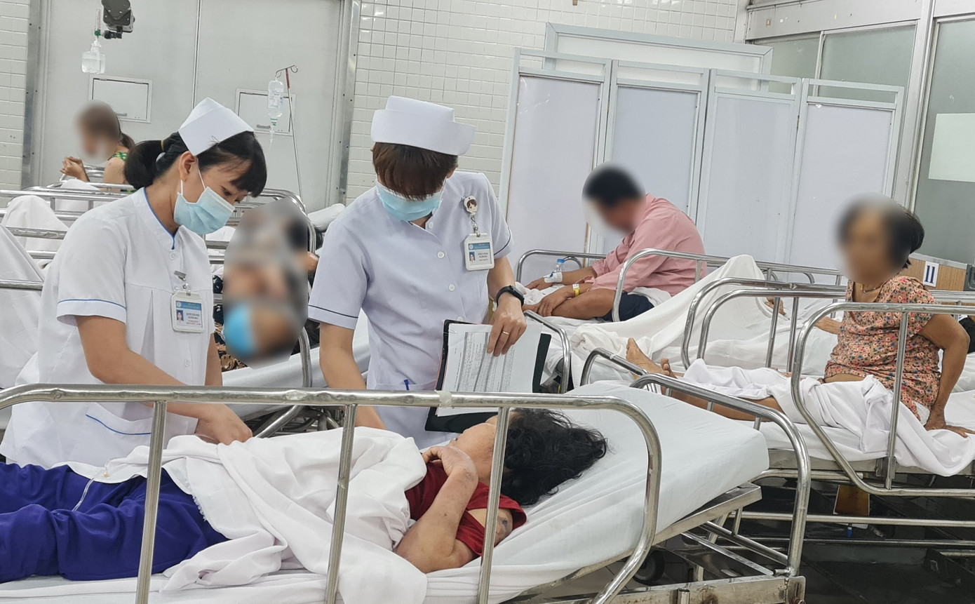 Nhiều bệnh nhân nhập viện trong tình trạng nặng, nguy kịch do tai nạn giao thông Nhiều bệnh nhân nhập viện trong tình trạng nặng, nguy kịch do tai nạn giao thông