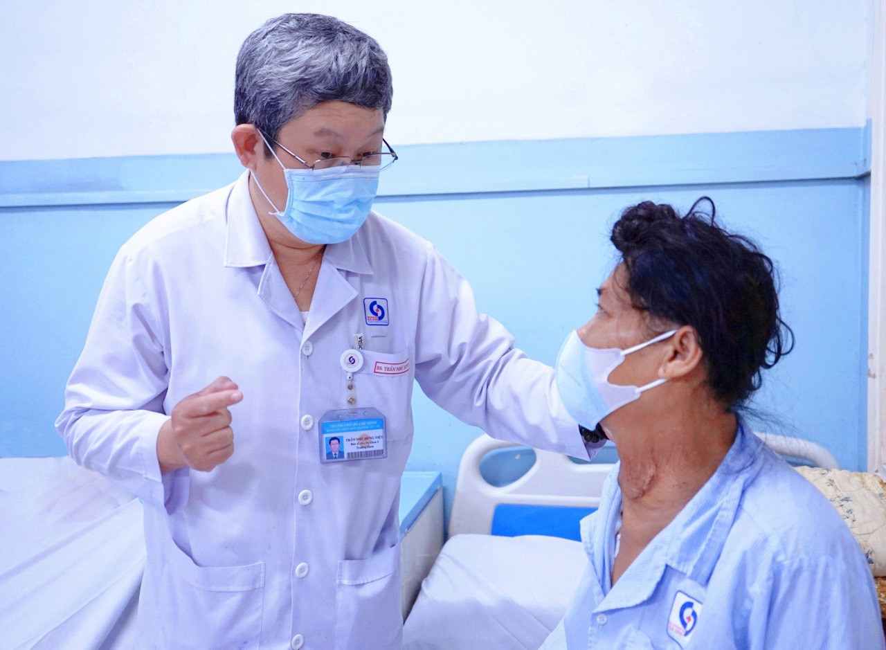 Sau phẫu thuật bóc thành công khối bướu, sức khỏe bệnh nhân đã bình phục tốt Sau phẫu thuật bóc thành công khối bướu, sức khỏe bệnh nhân đã bình phục tốt