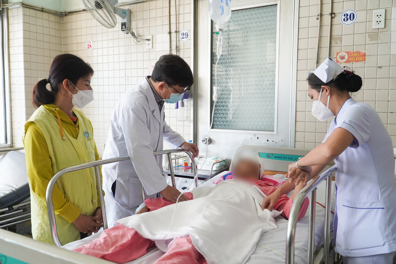 Bệnh nhân đã được thực hiện cuộc phẫu thuật mở sọ lấy máu tụ Bệnh nhân đã được thực hiện cuộc phẫu thuật mở sọ lấy máu tụ