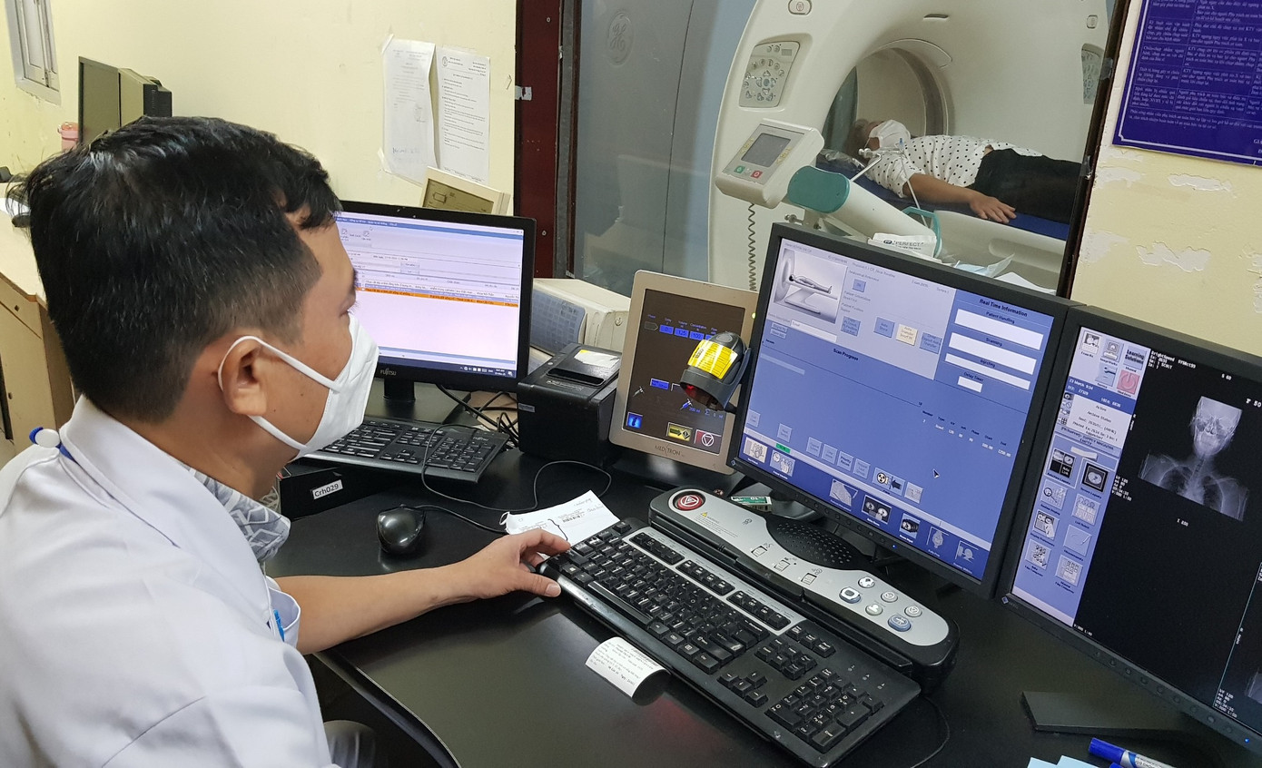Máy CT-Scan tại khoa Cấp cứu đã được sửa chữa và vận hành trở lại Máy CT-Scan tại khoa Cấp cứu đã được sửa chữa và vận hành trở lại