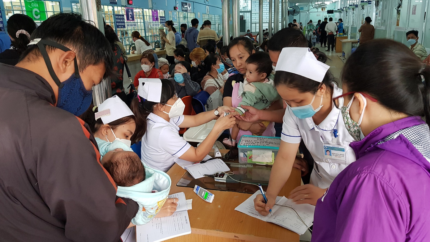 Sức khỏe của nhiều trẻ bị tác động bởi yếu tố thời tiết hoặc phải di chuyển đường dài trở lại thành phố Sức khỏe của nhiều trẻ bị tác động bởi yếu tố thời tiết hoặc phải di chuyển đường dài trở lại thành phố