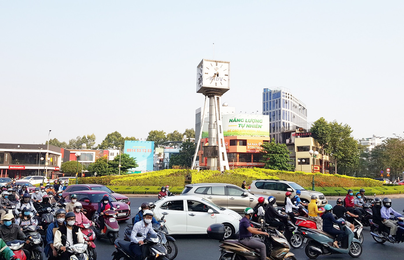 Đây là nút giao thông cửa ngõ phía đông của TPHCM kết nối với nhiều tuyến đường huyết mạch vào nội thành Đây là nút giao thông cửa ngõ phía đông của TPHCM kết nối với nhiều tuyến đường huyết mạch vào nội thành