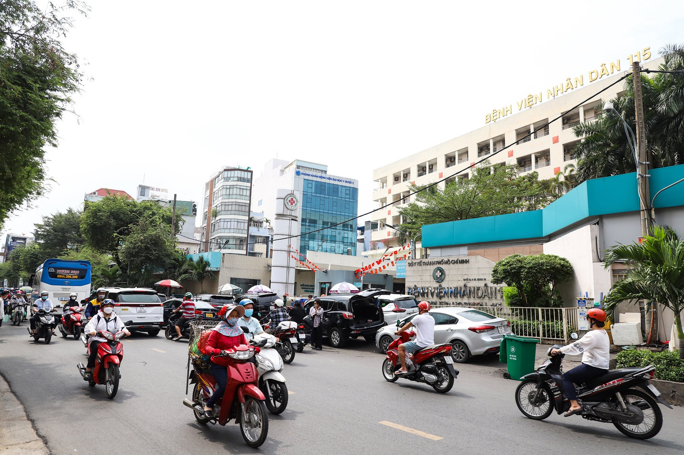 Bệnh viện Nhân Dân 115 bị chia tách 2 khu vực bởi tuyến đường Sư Vạn Hạnh