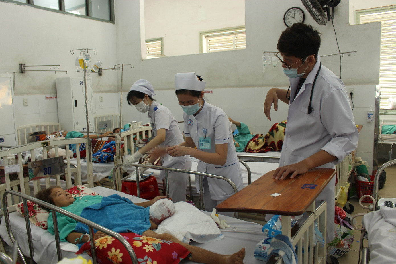 Thiếu trang thiết bị y tế đang gây ảnh hưởng đến việc khám chữa bệnh cho người dân tại Bệnh viện Chợ Rẫy