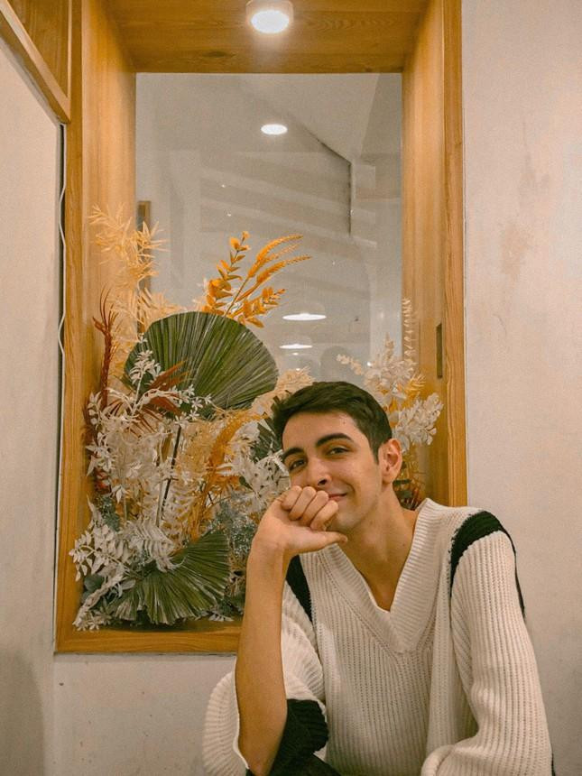 Rufino nói rằng: “Chọn Luật quốc tế vì mình cảm thấy nó như một công cụ để bảo vệ hoà bình và an ninh thế giới". Nguồn: FBNV. Rufino nói rằng: “Chọn Luật quốc tế vì mình cảm thấy nó như một công cụ để bảo vệ hoà bình và an ninh thế giới". Nguồn: FBNV.