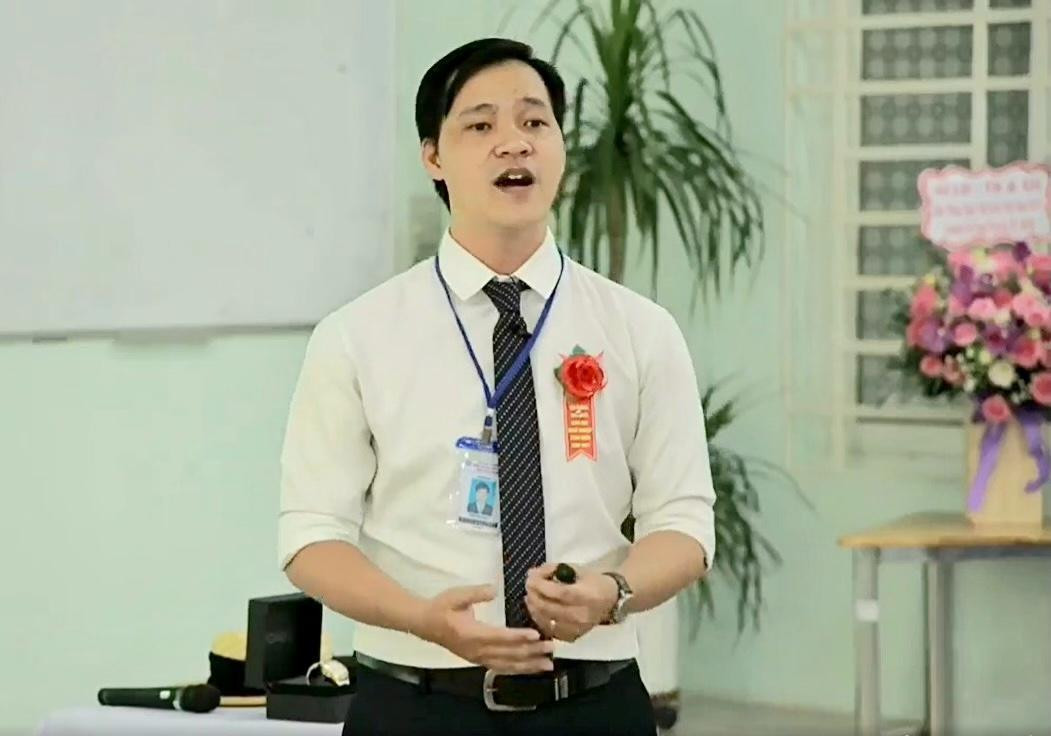 Thạc sĩ Phạm Văn Mạnh đã giành giải Nhất cuộc thi “Thiết kế dạy học trực tuyến trong giáo dục nghề nghiệp” do Tổng cục Giáo dục nghề nghiệp tổ chức. Nguồn: Thanh Niên