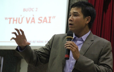 Giảng viên Huỳnh Phước Nghĩa khuyên sinh viên nên mạnh dạn 