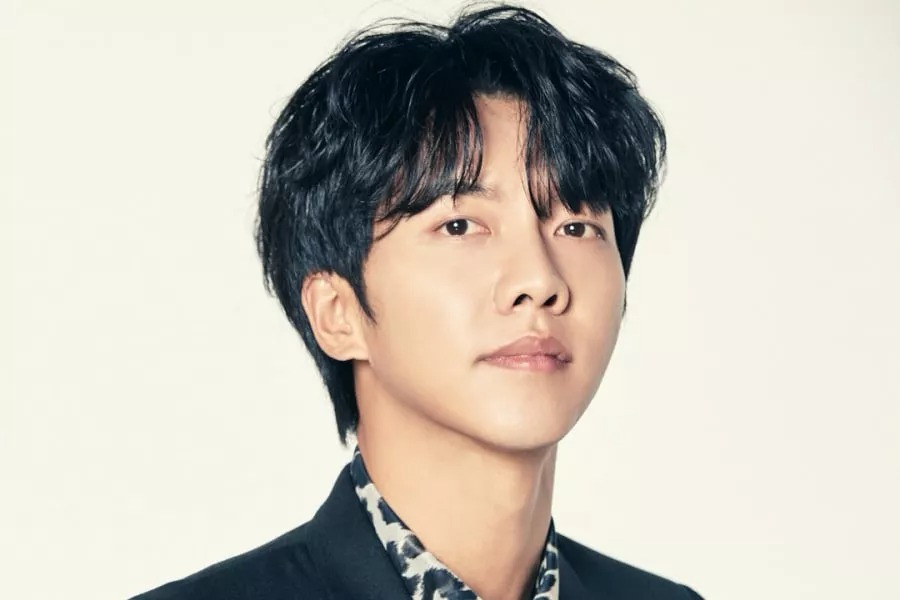 Lee Seung Gi tuyên bố cắt đứt quan hệ với gia đình vợ. Lee Seung Gi tuyên bố cắt đứt quan hệ với gia đình vợ.