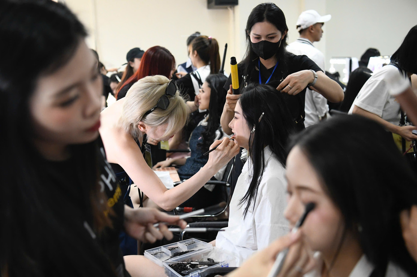 Trước giờ G, hầu hết thí sinh đều cảm thấy hồi hộp, lo lắng nhưng có cả háo hức và mong chờ giây phút được tỏa sáng trên sân khấu.