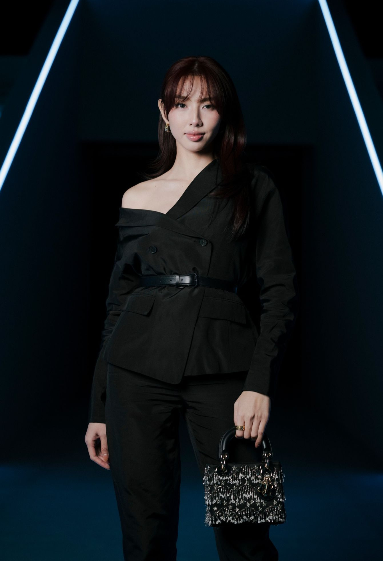 Ảnh Hoa hậu Thùy Tiên xuất hiện trở lại trên fanpage 20 triệu người theo dõi của Dior. Cô cũng được gắn thẻ tài khoản trên Instagram của Dior. Ảnh: Dior. Ảnh Hoa hậu Thùy Tiên xuất hiện trở lại trên fanpage 20 triệu người theo dõi của Dior. Cô cũng được gắn thẻ tài khoản trên Instagram của Dior. Ảnh: Dior.