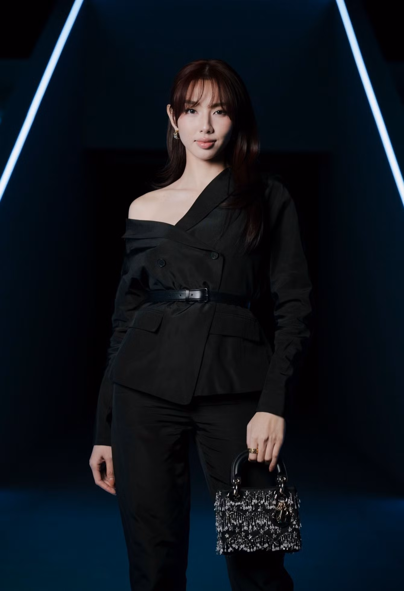 Ảnh Hoa hậu Thùy Tiên xuất hiện trở lại trên fanpage 20 triệu người theo dõi của Dior. Cô cũng được gắn thẻ tài khoản trên Instagram của Dior. Ảnh: Dior. Ảnh Hoa hậu Thùy Tiên xuất hiện trở lại trên fanpage 20 triệu người theo dõi của Dior. Cô cũng được gắn thẻ tài khoản trên Instagram của Dior. Ảnh: Dior.