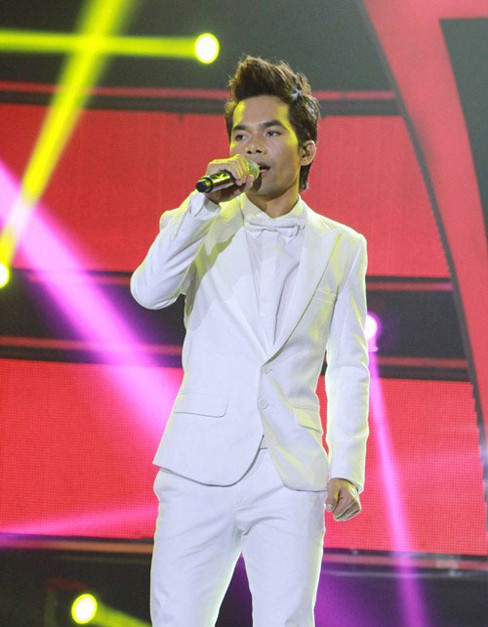 Yasuy gây thất vọng trong phần thi đầu tiên với sự cố hát sai nhạc và quên lời. Ảnh: Eva