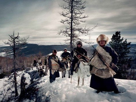 Người Tsaatan ở phía bắc Mông Cổ là một bộ lạc du cư sống phụ thuộc vào những con tuần lộc. Sống ở các khu rừng taiga ở cận Bắc cực, nơi nhiệt độ có lúc giảm xuống âm 50 độ C, Tsaatan là bộ lạc chăn nuôi tuần lộc di cư cuối cùng ở Mông Cổ